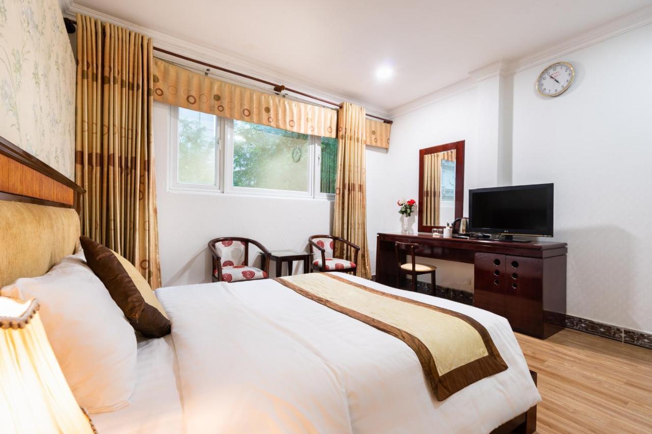 Cosmo Central Hotel Ho Chi Minh Extérieur photo