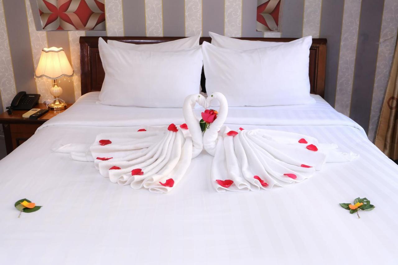 Cosmo Central Hotel Ho Chi Minh Extérieur photo