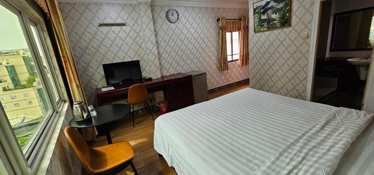 Cosmo Central Hotel Ho Chi Minh Extérieur photo