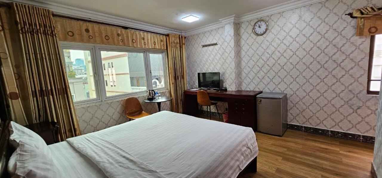 Cosmo Central Hotel Ho Chi Minh Extérieur photo
