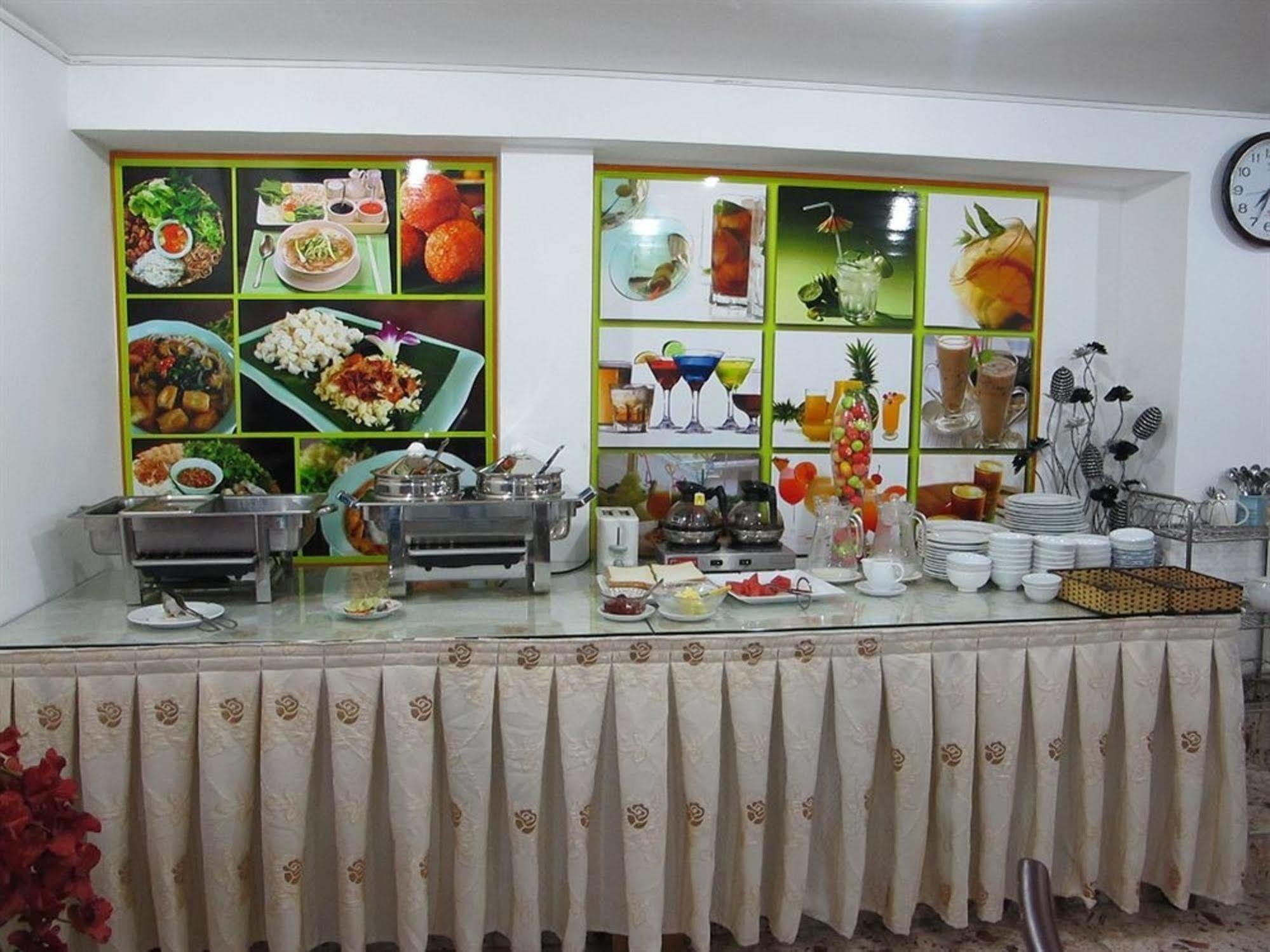 Cosmo Central Hotel Ho Chi Minh Extérieur photo
