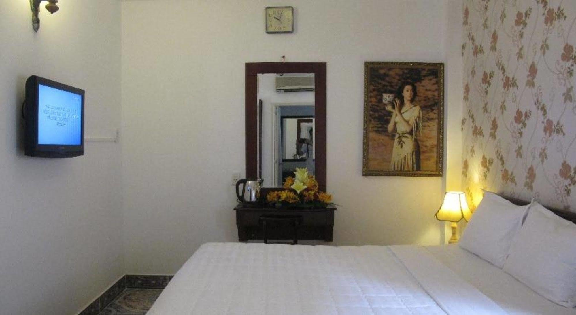 Cosmo Central Hotel Ho Chi Minh Extérieur photo