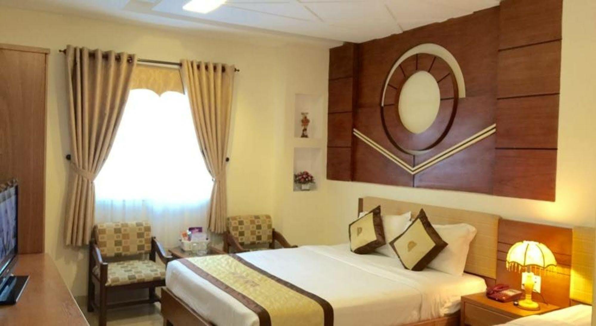 Cosmo Central Hotel Ho Chi Minh Extérieur photo